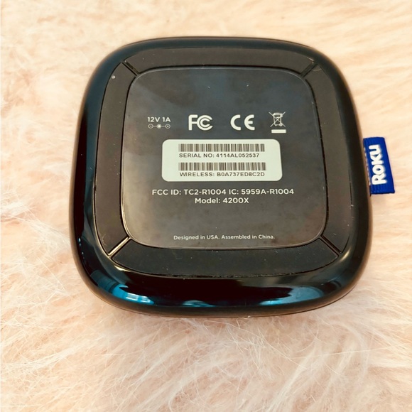 Roku 3 Streaming Media Player with Remote - Picture 4 of 5